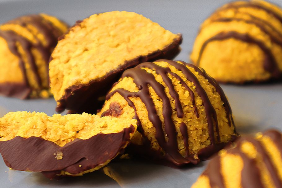 Chocolate Drizzled Golden Milk Macaroons 